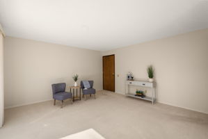 Living Room/Entrance