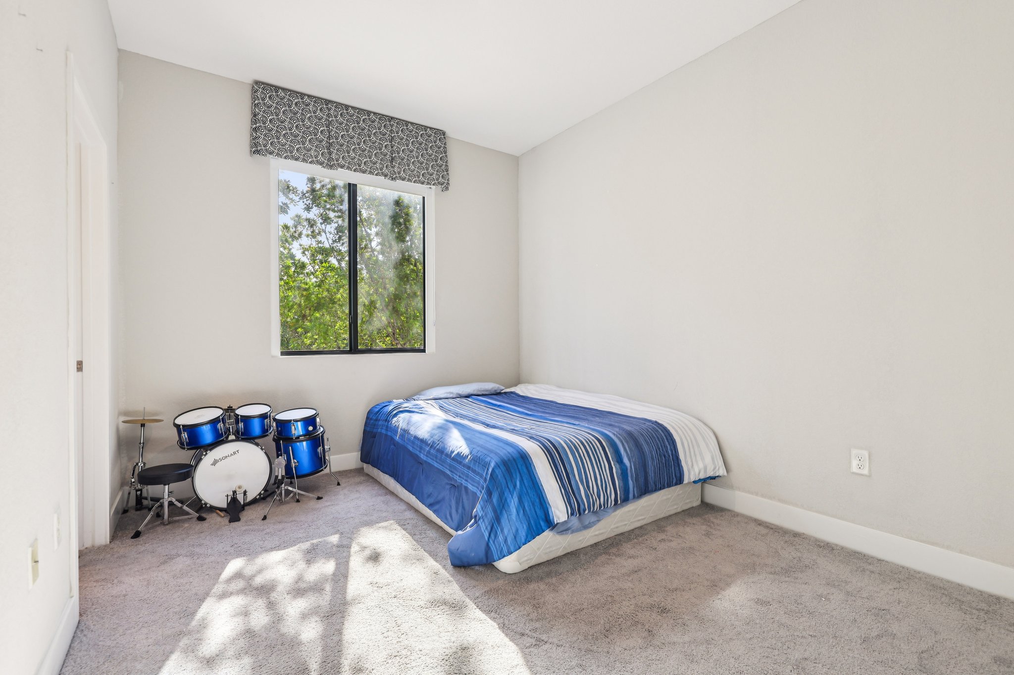 SW 235th St-S2703-026.jpg