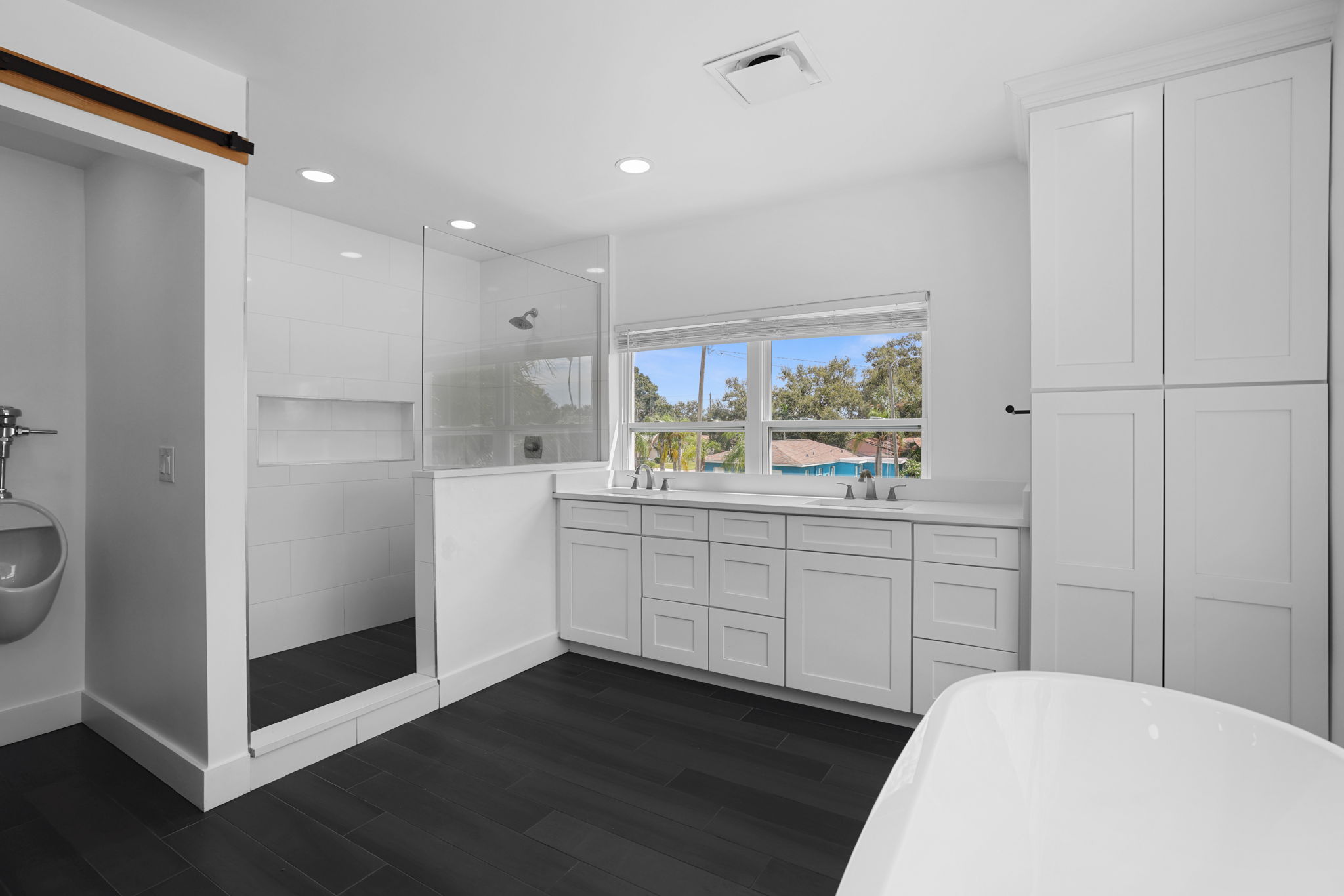 Bathroom 1 - 495A7249 (1)