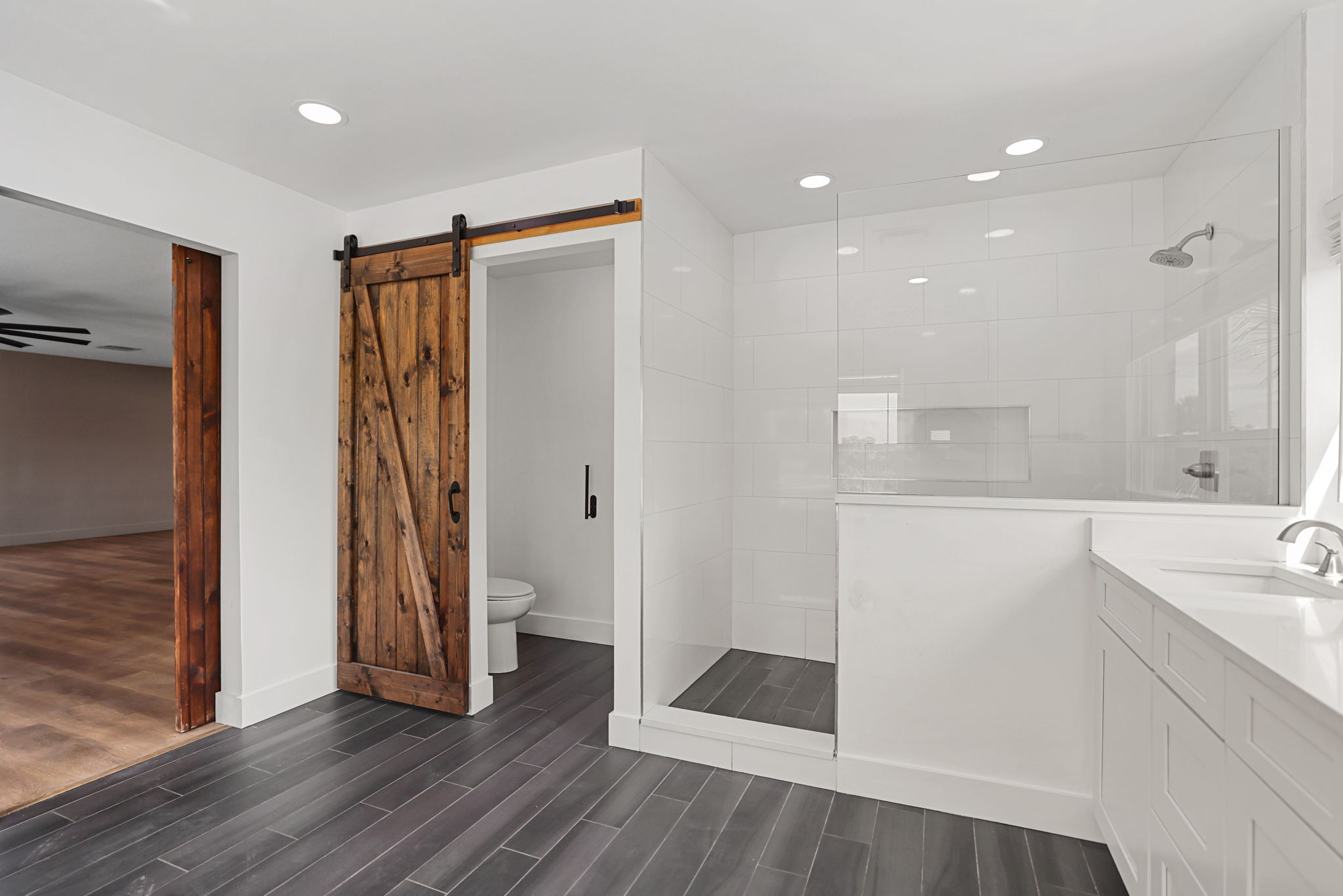 Bathroom 1 - 495A7251 (1)