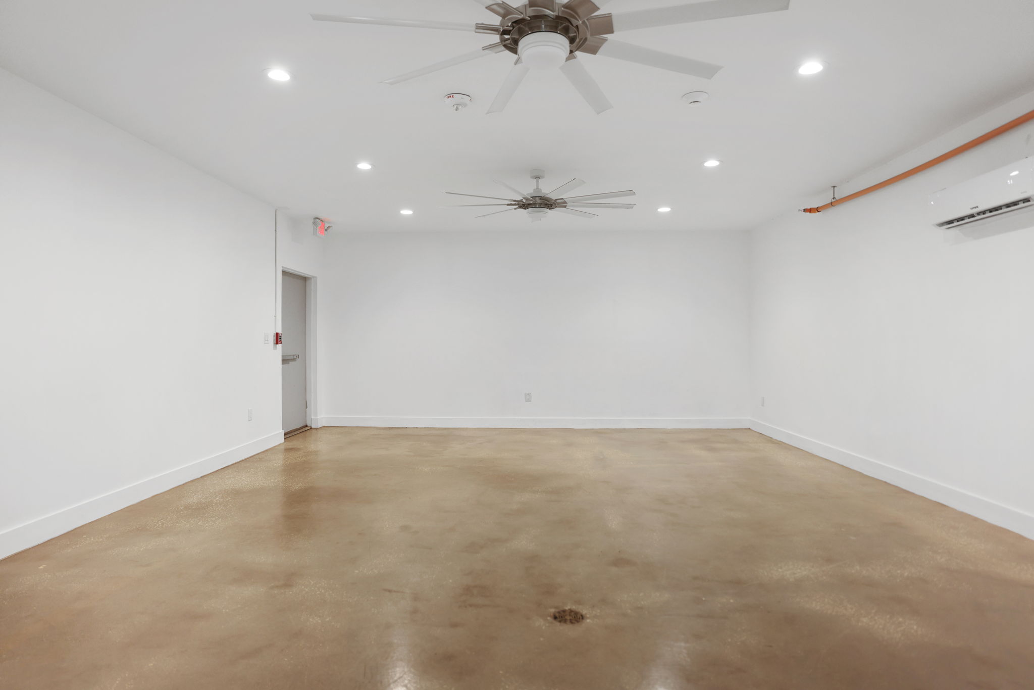 Bldg 2 Room 2 - 495A7282 (1)