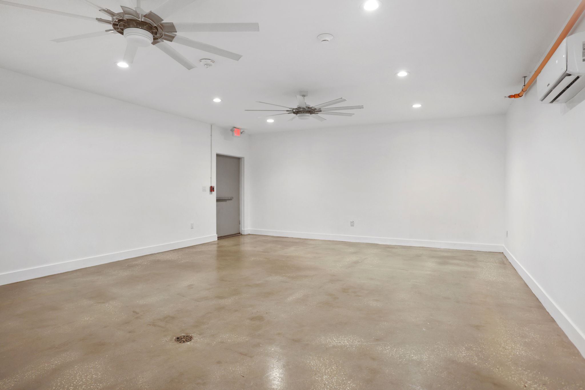 Bldg 2 Room 2 - 495A7285 (1)