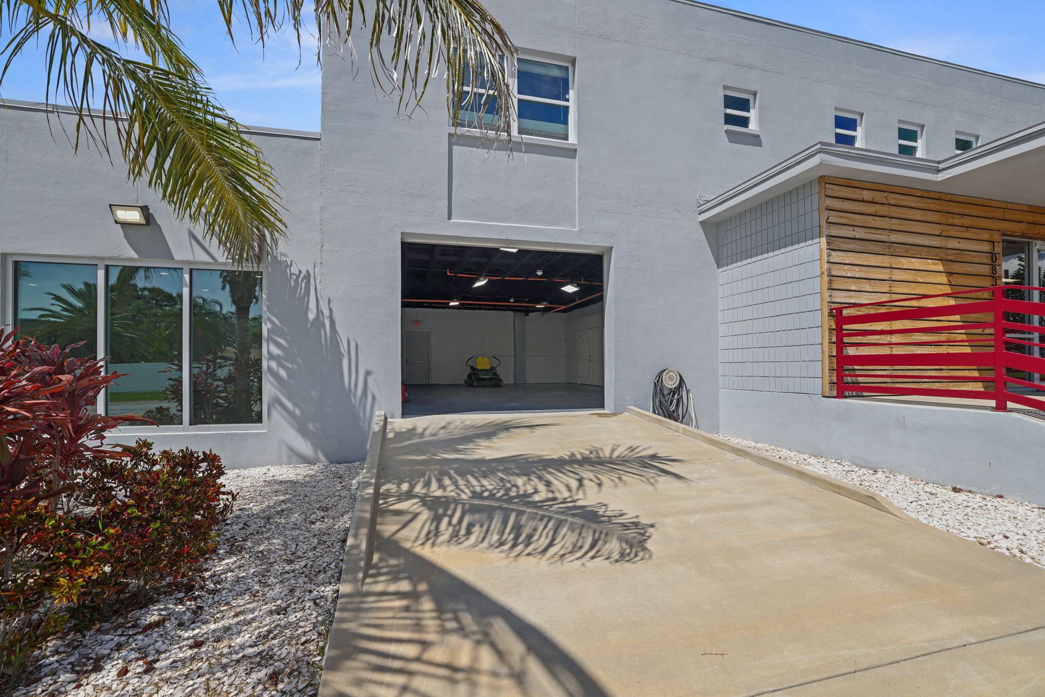 Garage Ext OPEN - 495A7345 (1)