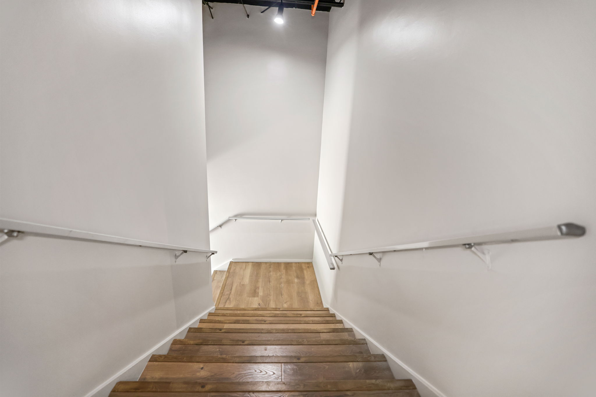 Stairs from 2nd Floor - 495A7224 (1)