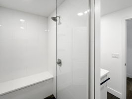 Bathroom 2 - IMG_9451
