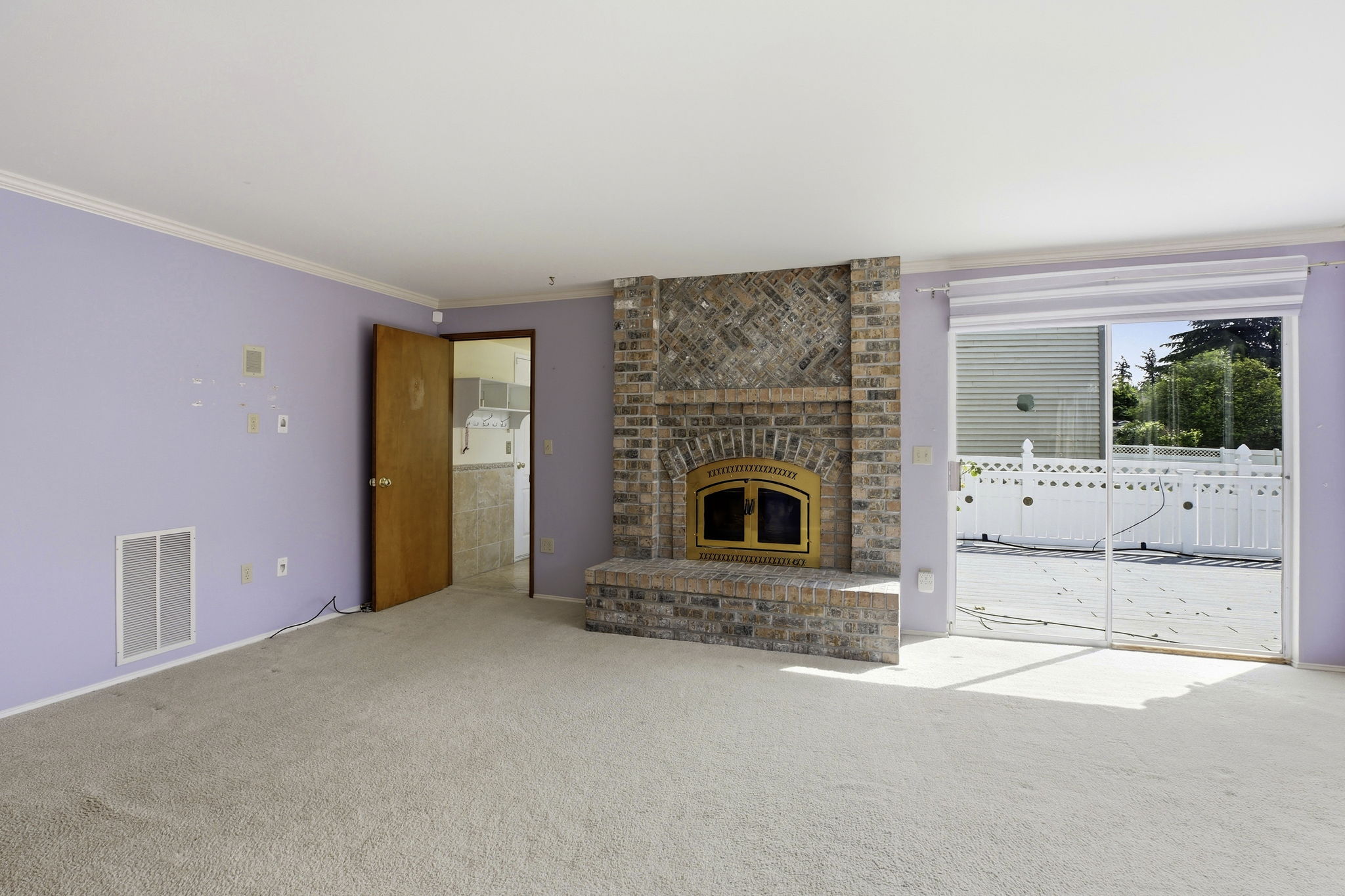 011_F8_10831 NE 64th St