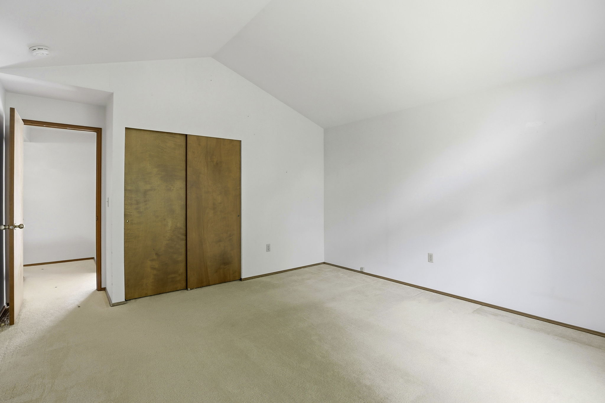 028_F8_10831 NE 64th St