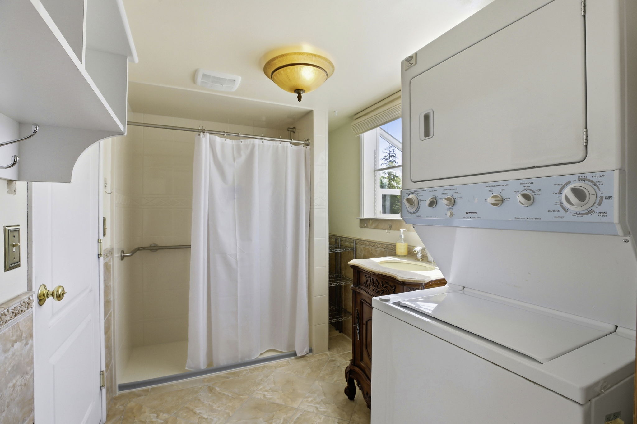 034_F8_10831 NE 64th St
