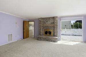 011_F8_10831 NE 64th St