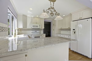 015_F8_10831 NE 64th St