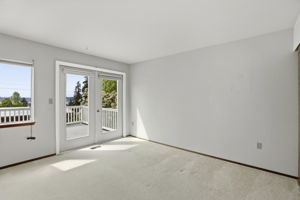 025_F8_10831 NE 64th St