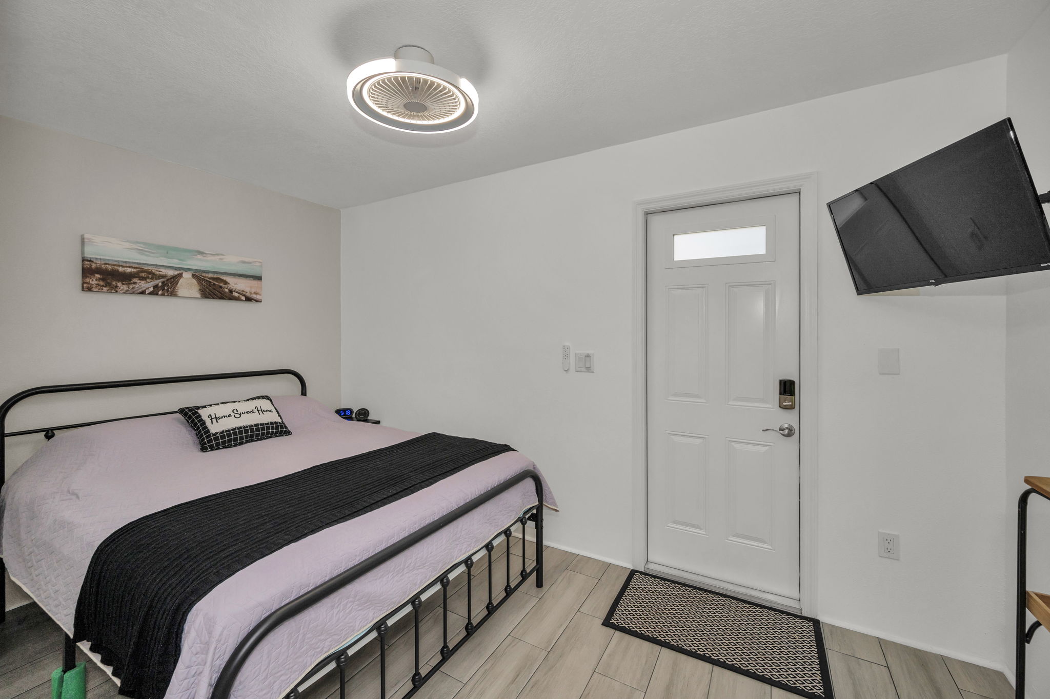 Guest Quarters4