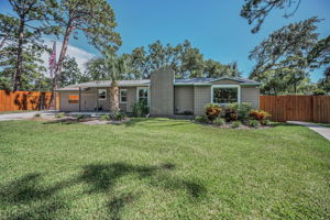 Front Exterior8