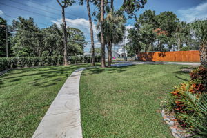 Frontyard1