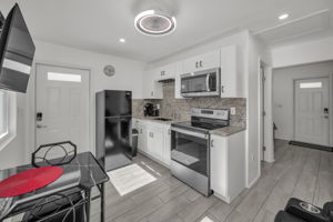 Guest Quarters10