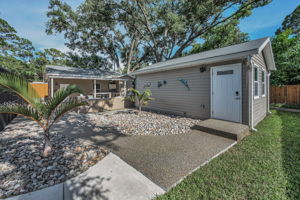 Guest Quarters15