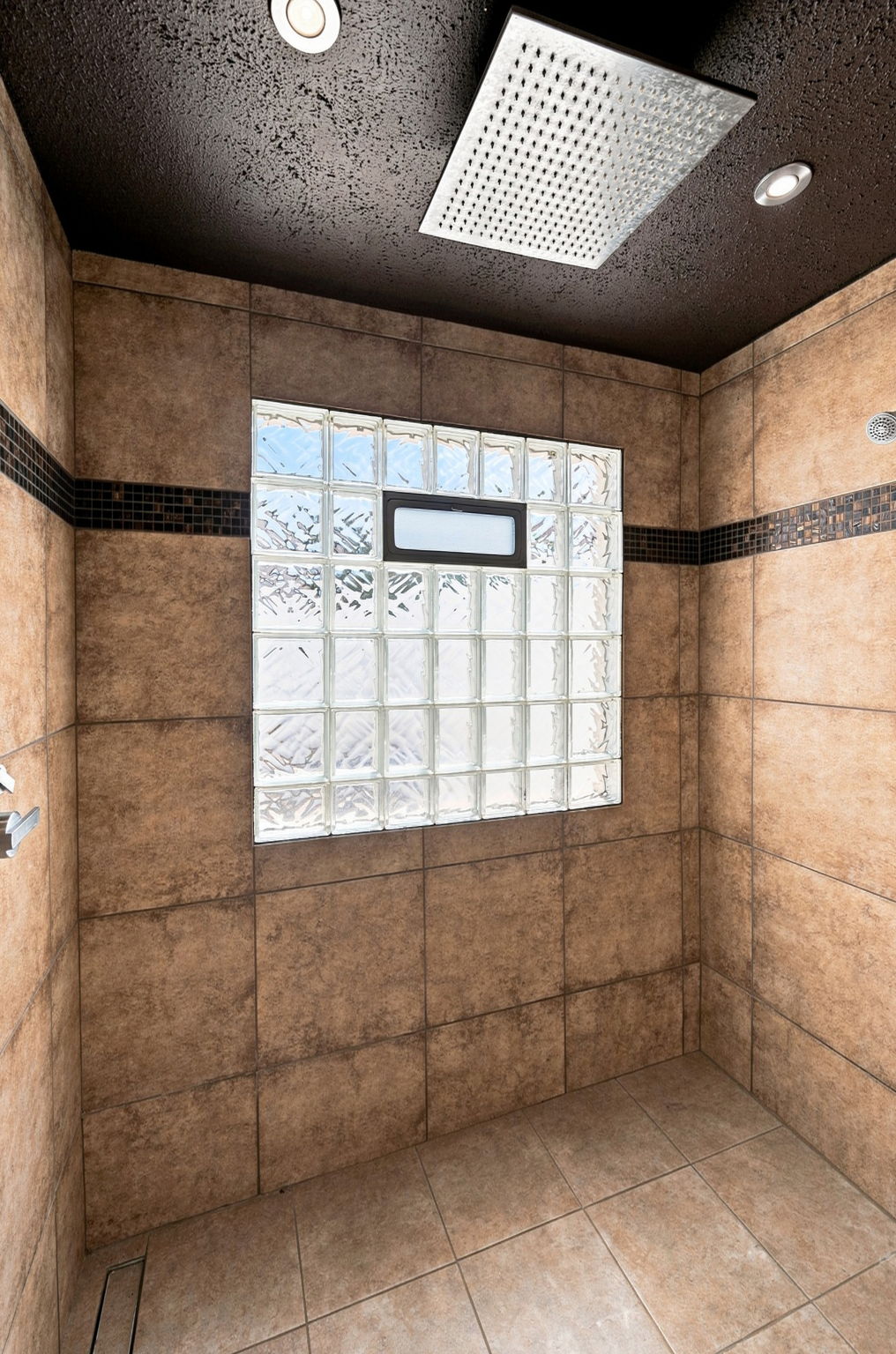 Primary Bathroom1b