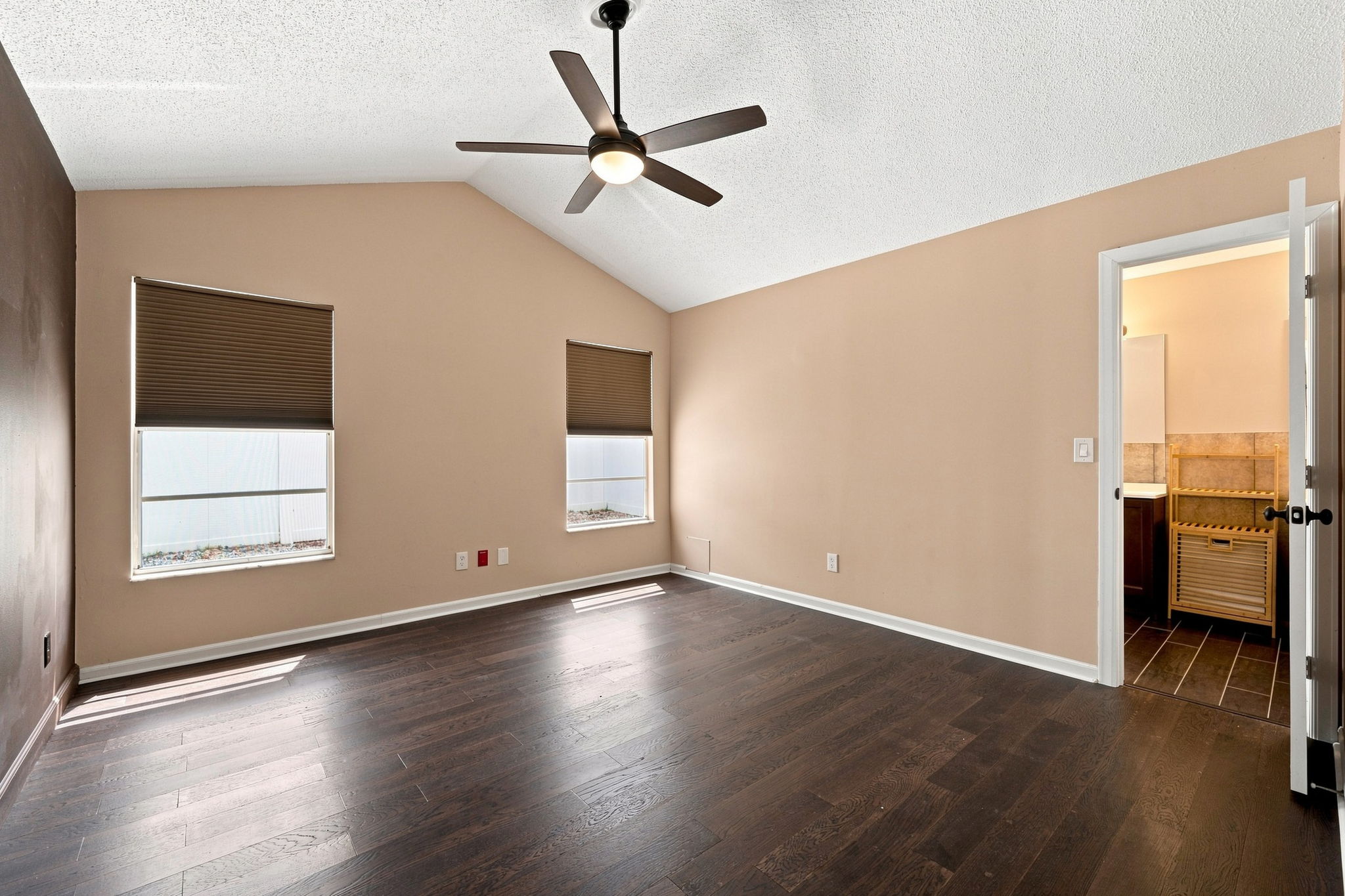 Primary Bedroom1a