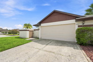 Front Exterior4