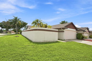 Front Exterior5