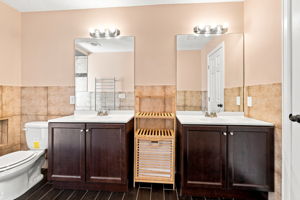 Primary Bathroom1c