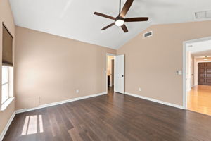 Primary Bedroom1b