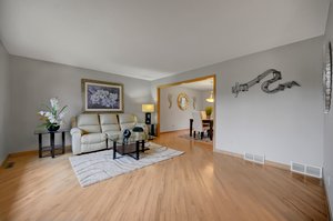 10844 Jackson Dr, Eden Prairie, MN 55347, USA Photo 9