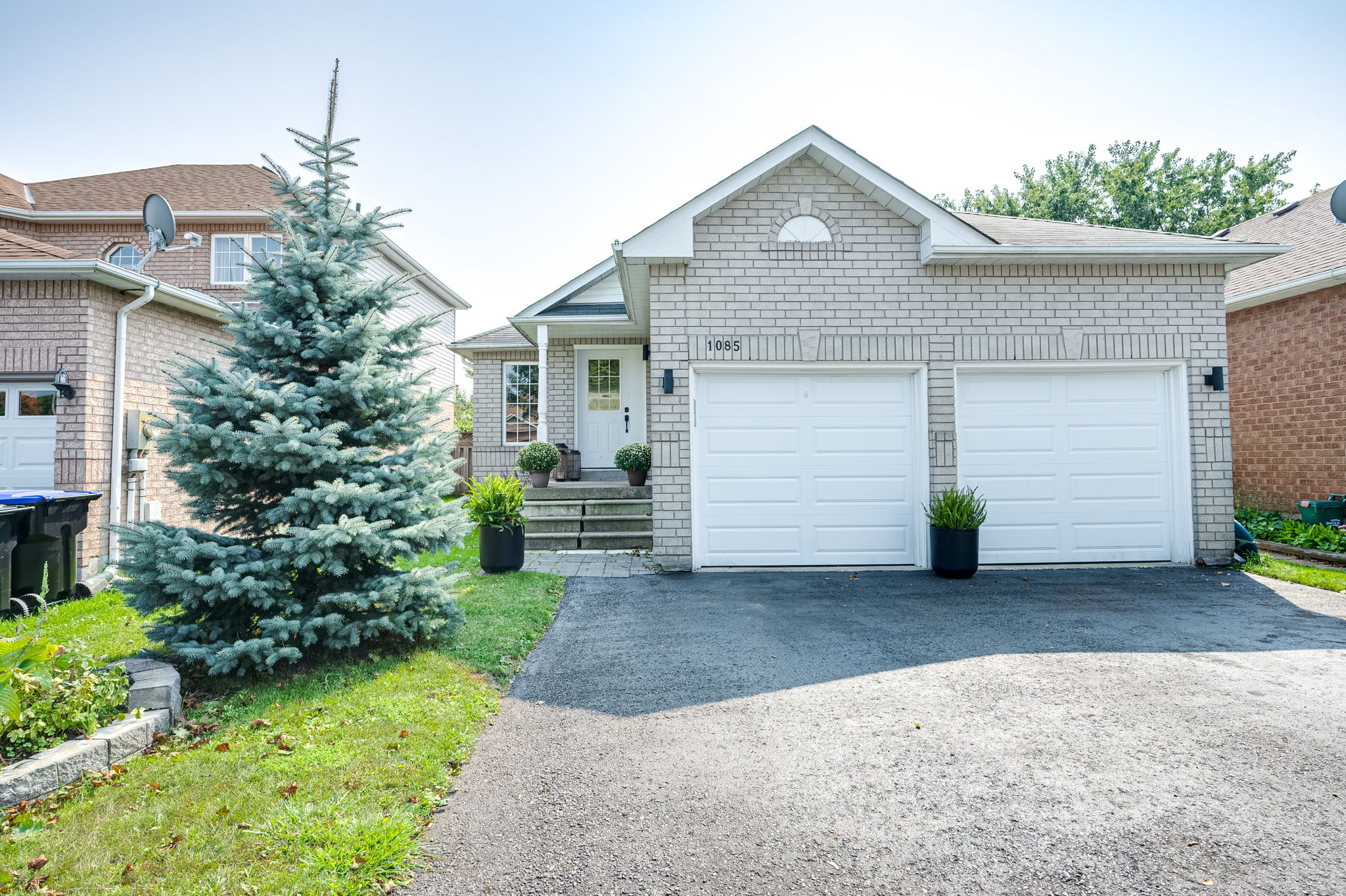 1085 Kensington St Innisfil, ON L9S 1T7