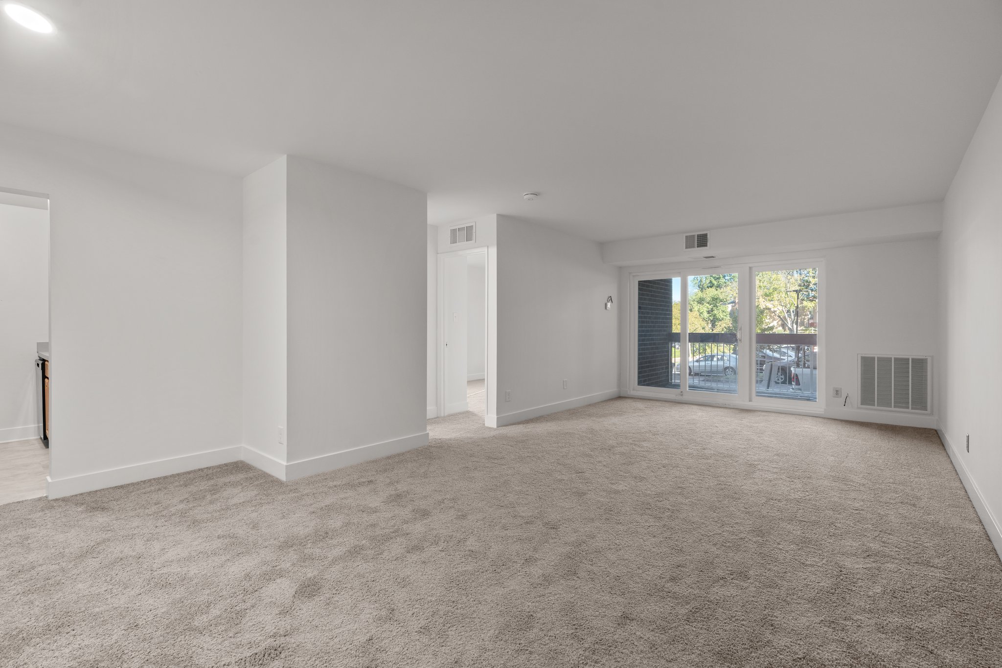 08. Living_Dining.jpg