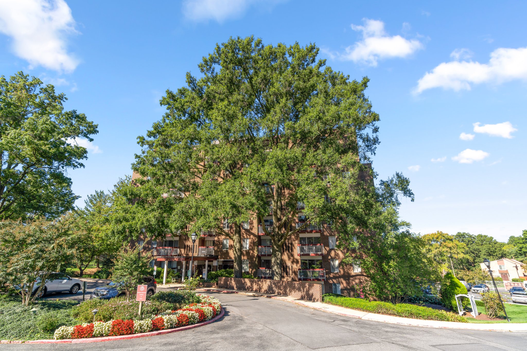 04. Front exterior .jpg