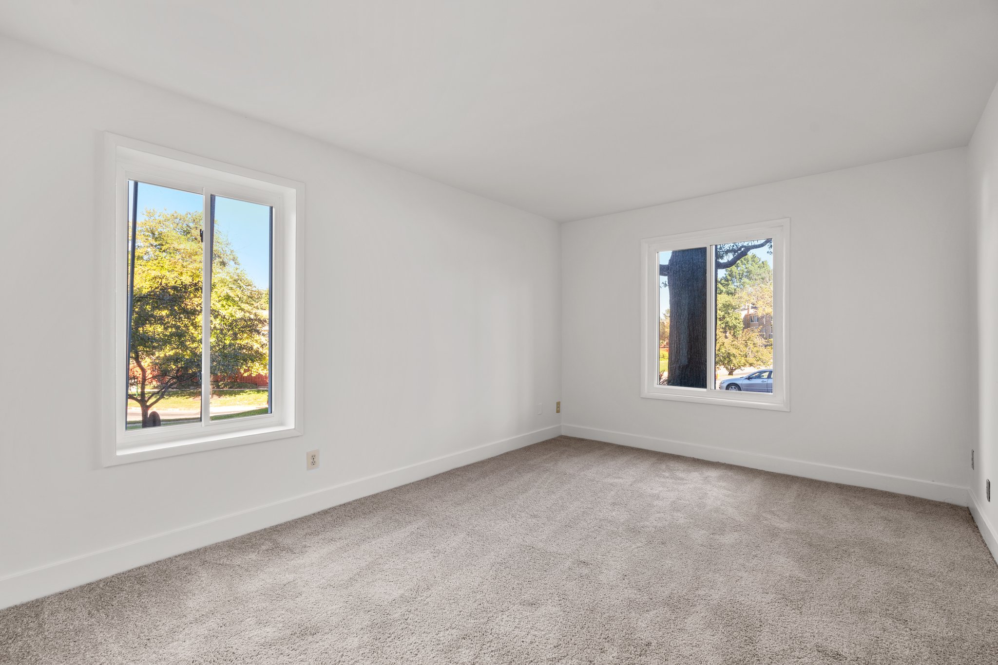 21. Main bedroom.jpg