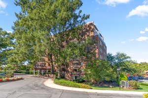 05. Front exterior .jpg