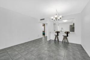 Dining- Breakfast Bar