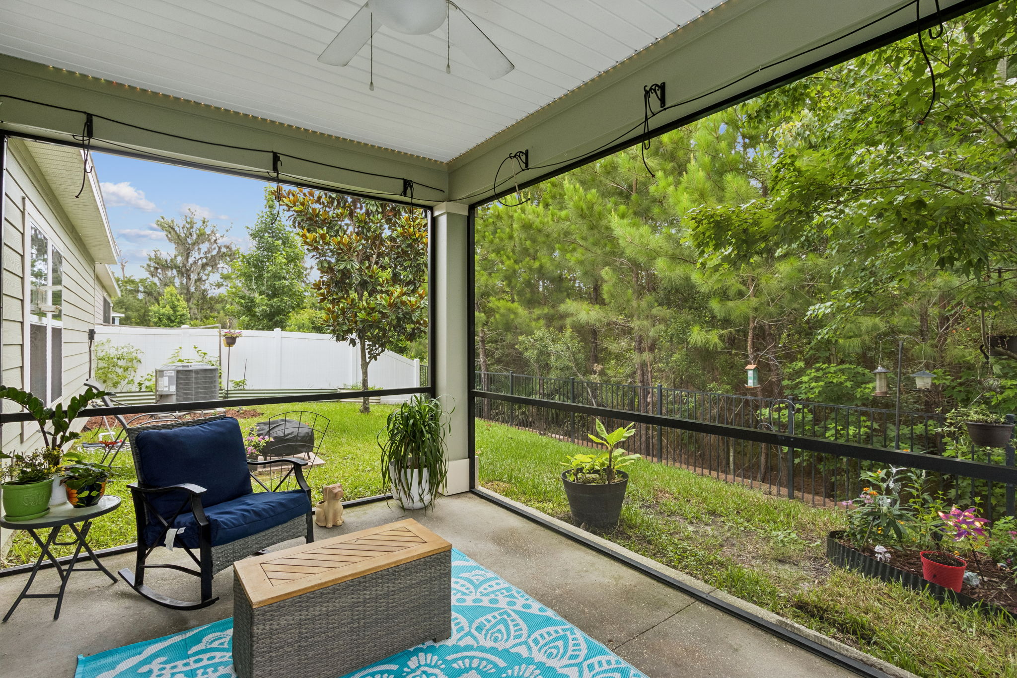Screened-in Porch