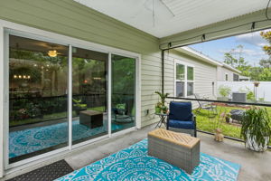 Screened-in Porch