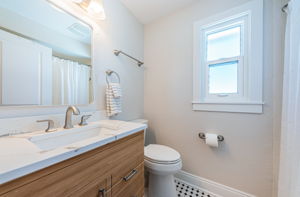 Bathroom 2a-2