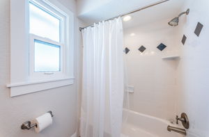 Bathroom 2b-2