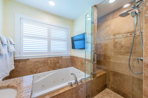 Primary Bathroom 1b-2