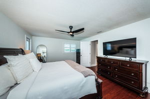 Primary Bedroom 1c-2