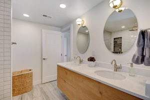Master Vanity
