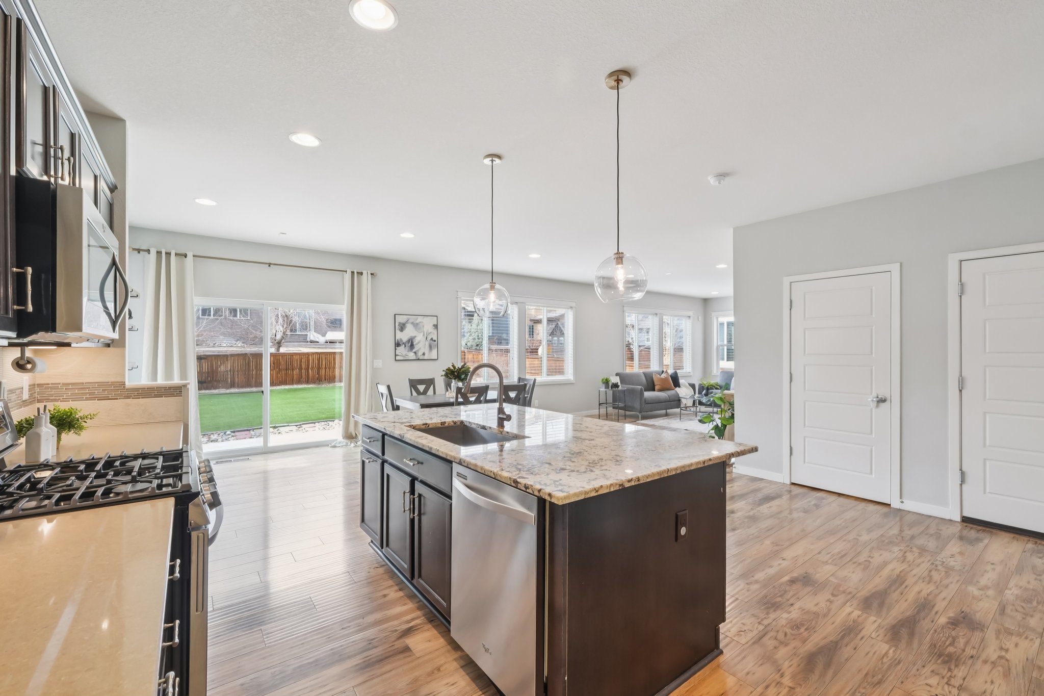 Touchstone Loop-S1403-018.jpg