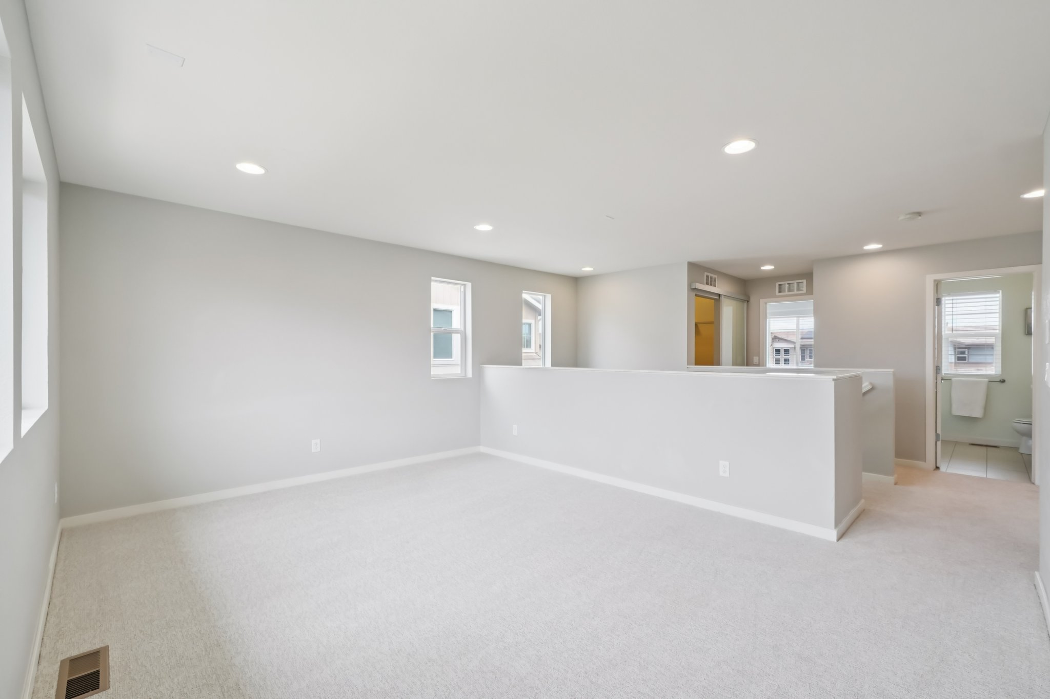 Touchstone Loop-S1403-029.jpg