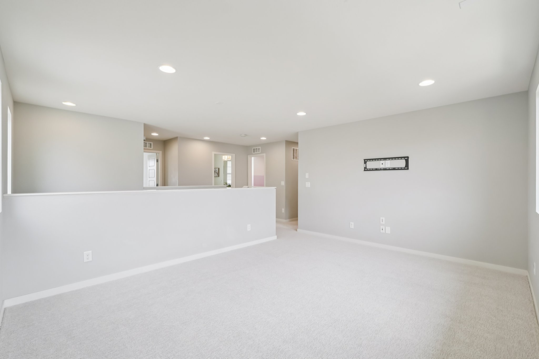 Touchstone Loop-S1403-030.jpg