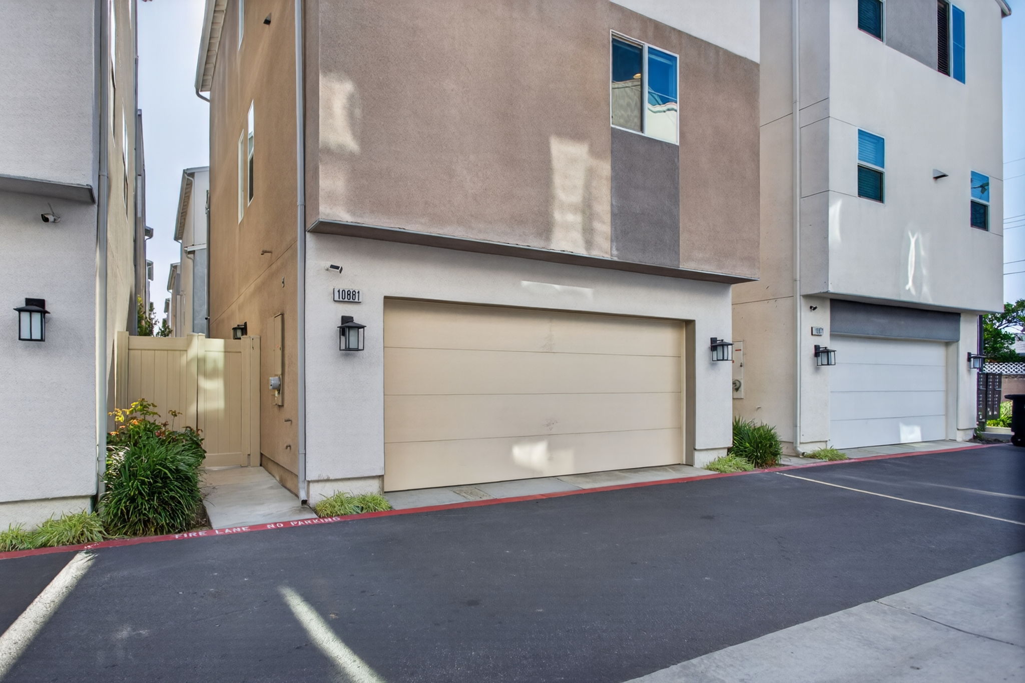 Photo 76