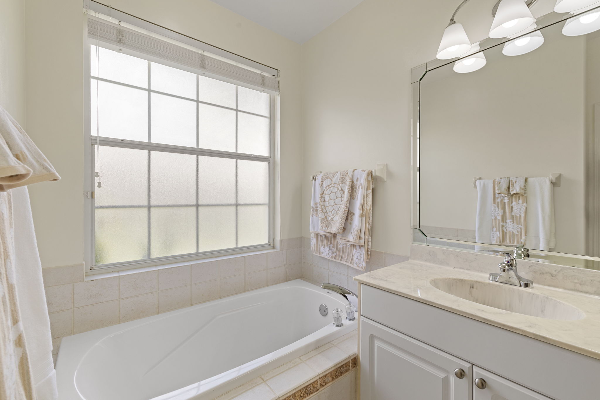Soaking tub