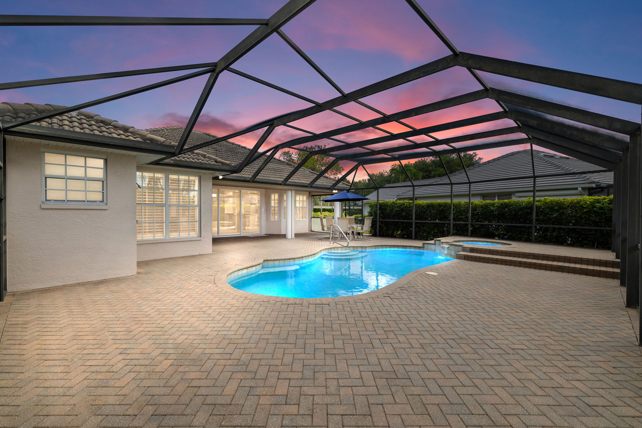 Extended lanai area/pool bath/twighlight