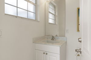 Pool bathroom/exterior shower