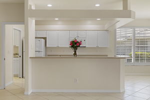 Kitchen/Breakfast Bar