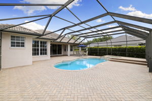Extended lanai area/pool bath
