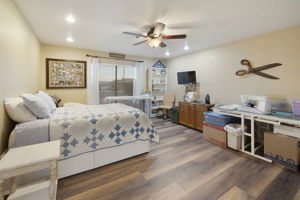  Photo 64